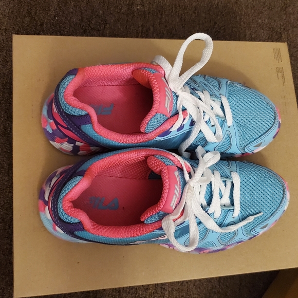 💙 Fila Sneakers. - Picture 4 of 6